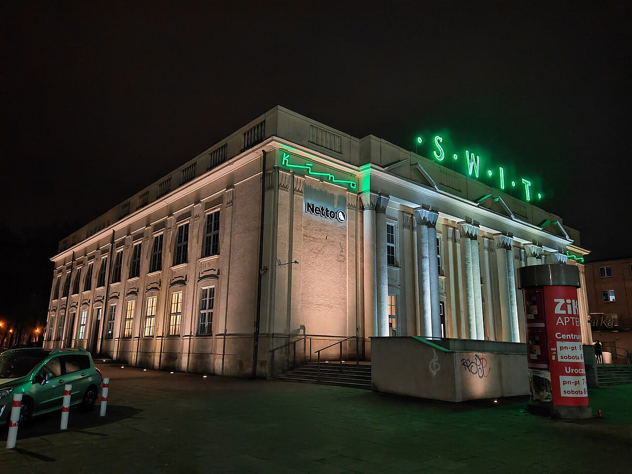 Kino Świt nocą